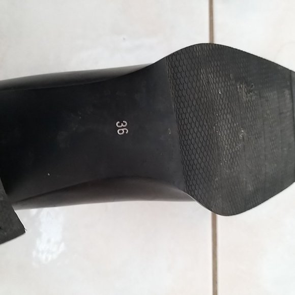 ROBERTO VIANNI  Leather Block Heel Pumps  - Size 36 - Pre-Owned - Picture 7 of 7